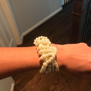 Chunky pearl bracelet